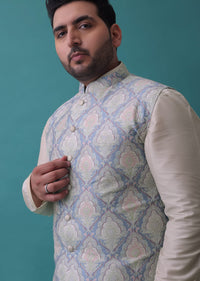 White Jacket Kurta Set In Silk With Machine Embroidery
