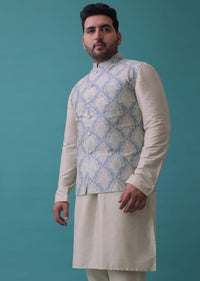 White Jacket Kurta Set In Silk With Machine Embroidery