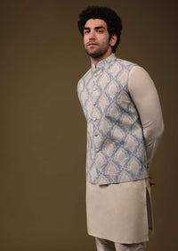 White Jacket Kurta Set In Silk With Machine Embroidery