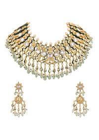 White Kundan Choker Set In Gold Finish Mix Metal