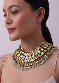 White Kundan Choker Set In Gold Finish Mix Metal