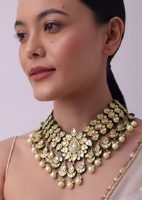 White Kundan Choker Necklace Set With Floral Motif In Mix Metal