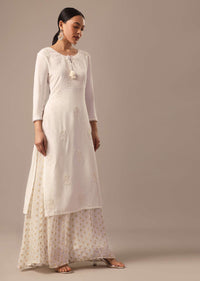 White Lucknowi Kurta With Thread Knot Detail