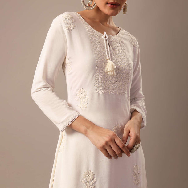 White Lucknowi Kurta With Thread Knot Detail