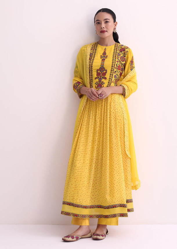 Yellow Chiffon Kurti Pant Set With Dupatta And Resham Thread Work