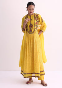 Yellow Chiffon Kurti Pant Set With Dupatta And Resham Thread Work