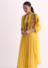 Yellow Chiffon Kurti Pant Set With Dupatta And Resham Thread Work