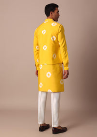 Yellow Jacket Kurta Set In Silk With Printed Motifs