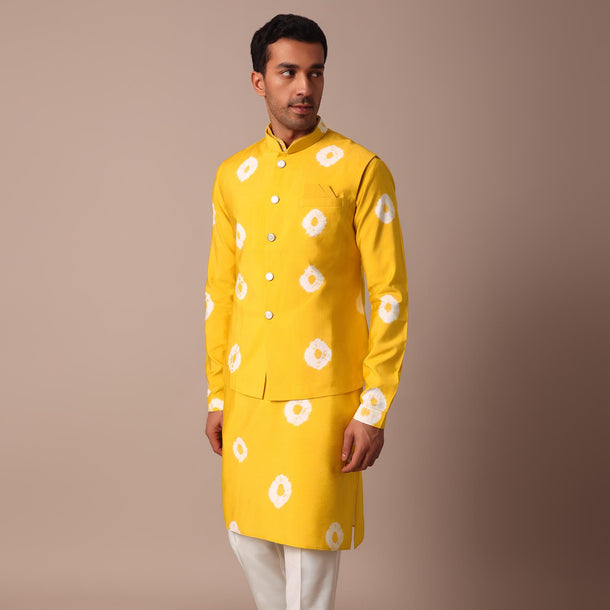 Yellow Jacket Kurta Set In Silk With Printed Motifs