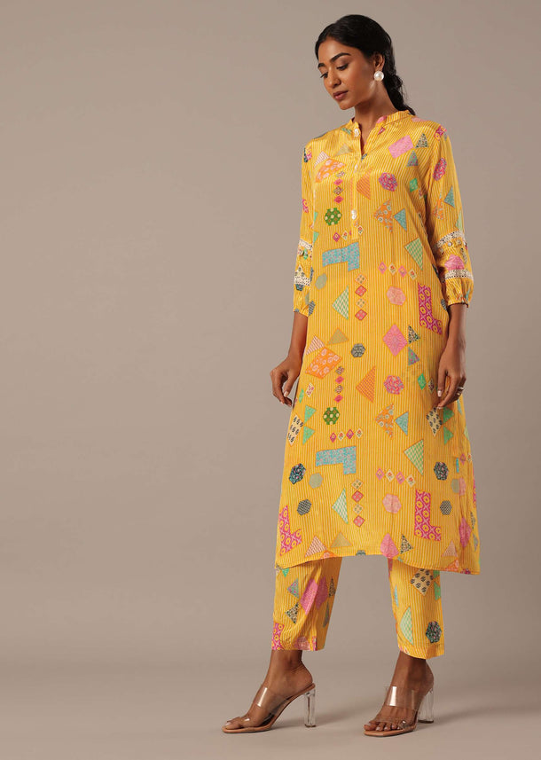 Yellow Printed Kurta And Pant Set In Crepe
