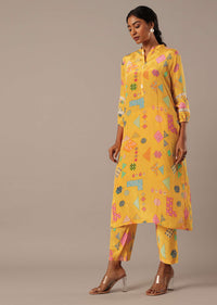 Yellow Printed Kurta And Pant Set In Crepe