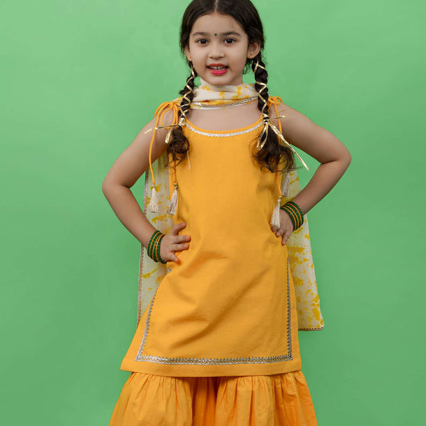 Kalki Girls Yellow Strappy Straight Cut Sharara Suit With Gotta Patti Work And A Tie Dye Dupatta By Tiber Taber